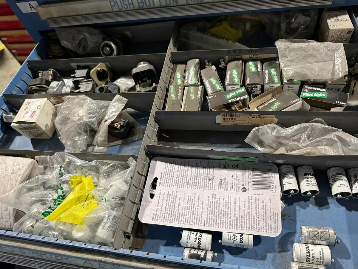 Used LYON 11 DRAWER CABINET MSS II SAFETYLINK 30"X28"X60" (NO CONTENTS)