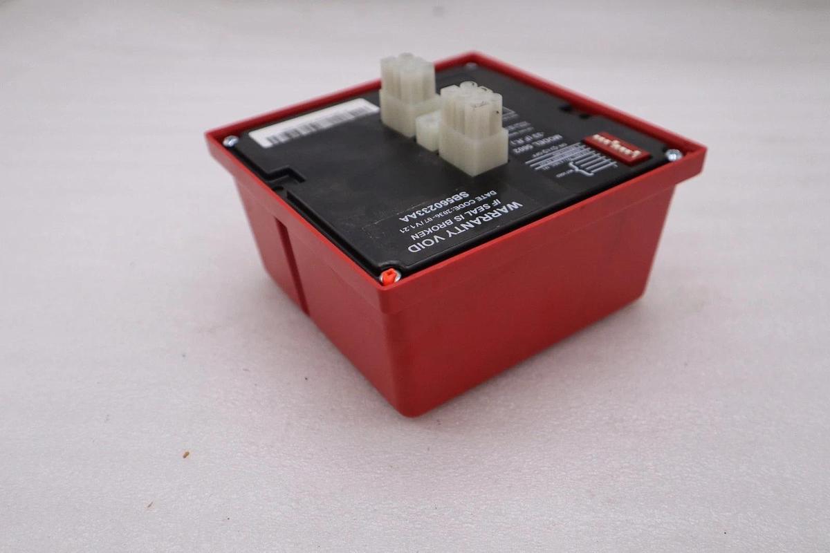 Used NEW Fireye SB560233AA Flame Rod 120VAC 5/10TFI No Purge STOCK H733A