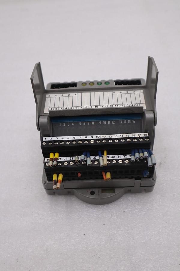 Used GIDDINGS & LEWIS M.1300.7372 R1 Input Module 24VDC SINK/SOURCE STOCK 641-D