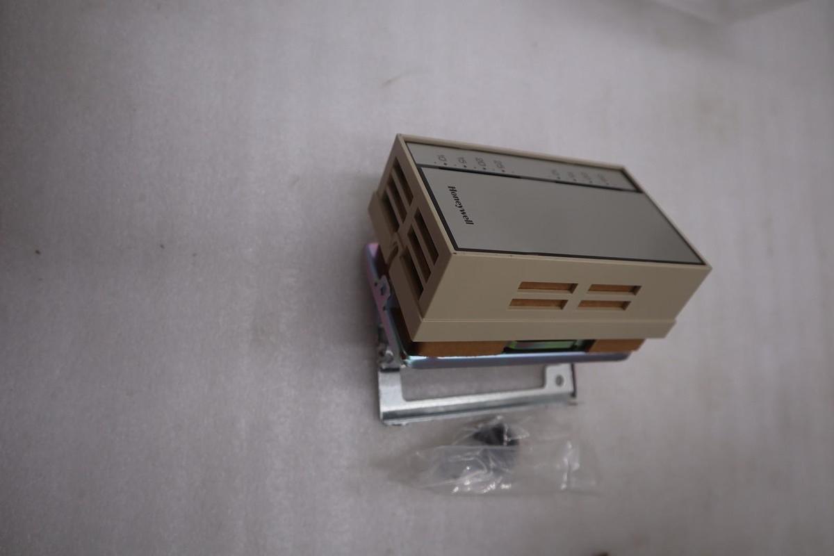 Used NEW OPEN BOX HONEYWELL T6051A 1057 HEAVY DUTY THERMOSTAT STK GF1046