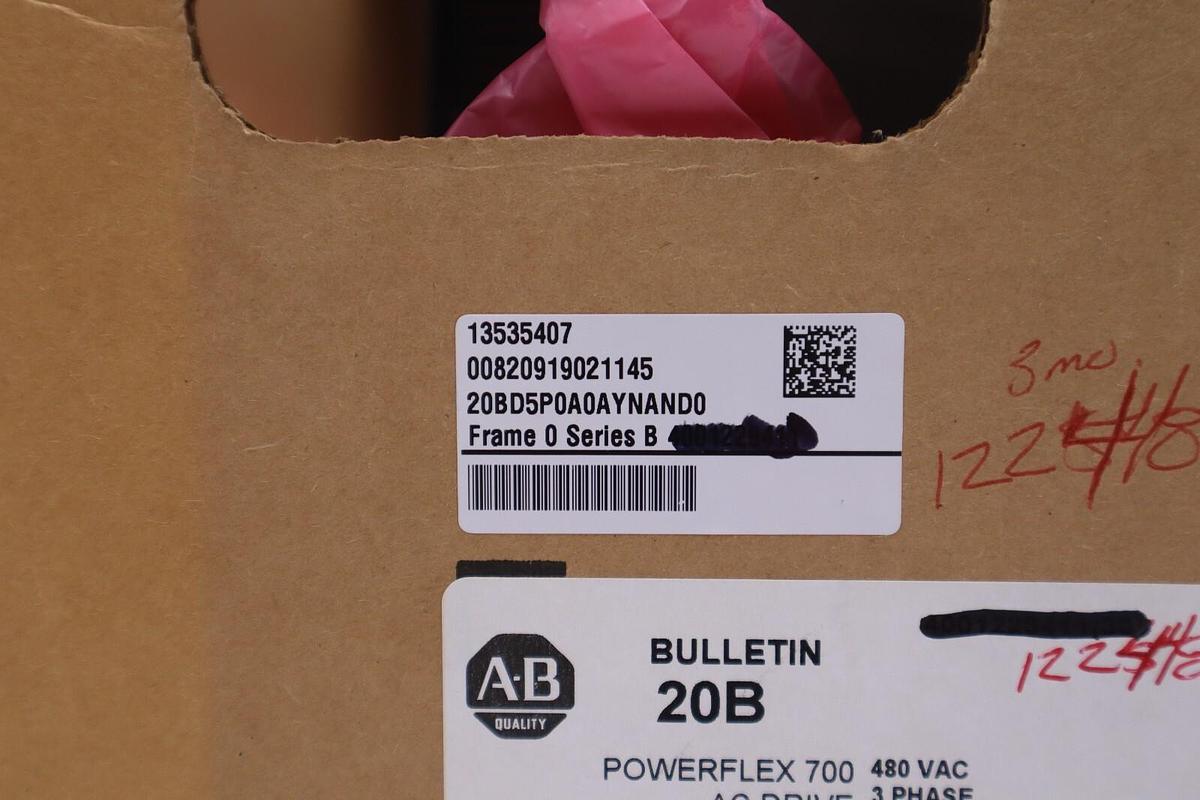 NEW ALLEN BRADLEY POWERFLEX 700 20BD5P0A0AYNAND0 480V 3 HP #1858A
