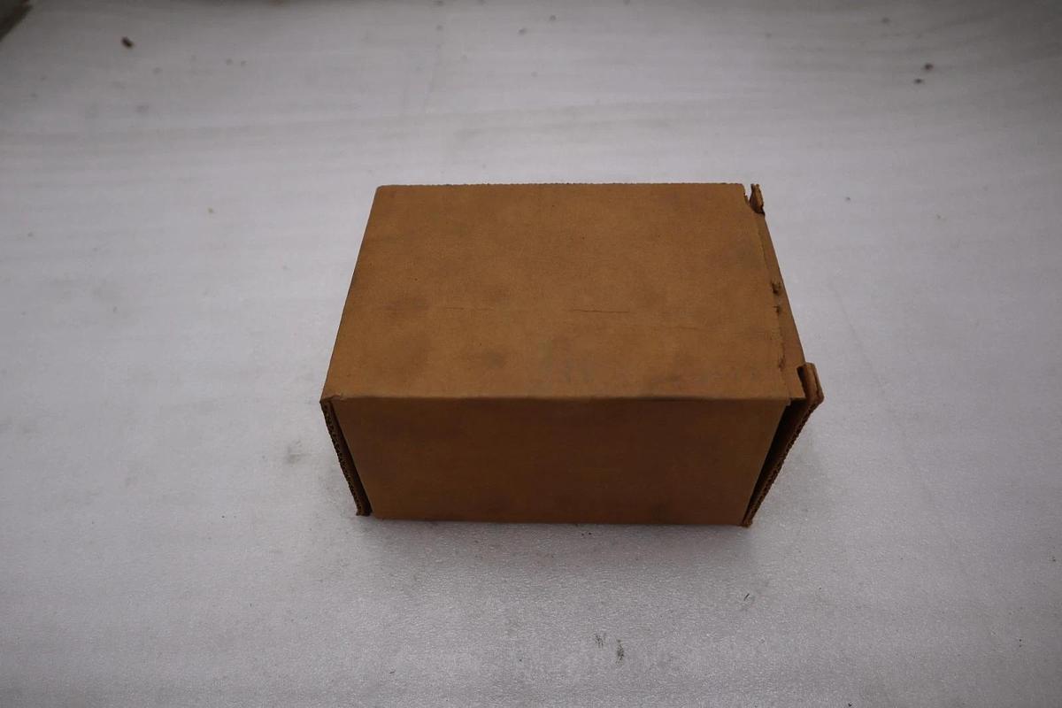 Used COLOMBUS AIR FLOW SWITCH RH3A - NEW IN BOX - STOCK GF664A