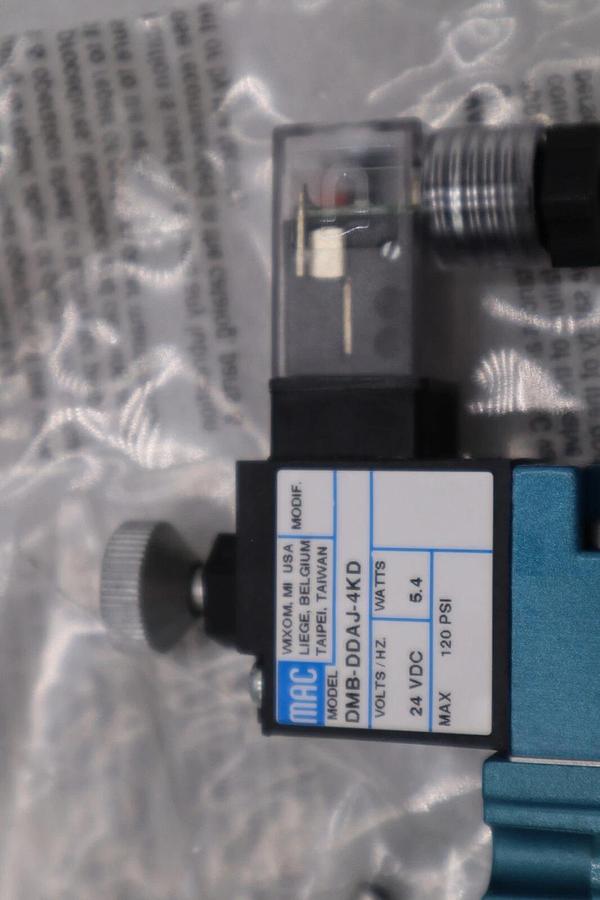 Used NEW MAC VALVES INC 52A-13-00A-DM-DDAJ-4KD SOLENOID VALVE STOCK H1204