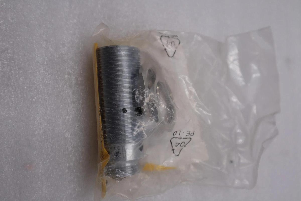 Used NEW Turck BI10U-G30-ADZ30X2-B1131 Proximity Sensor 4281612 STK H961A