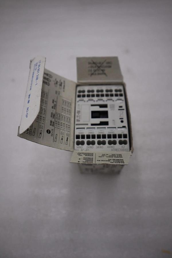 NEW OPEN BOX EATON DILAC-40 XTREC10B40TD Contactor 24VDC Series STK H1059A