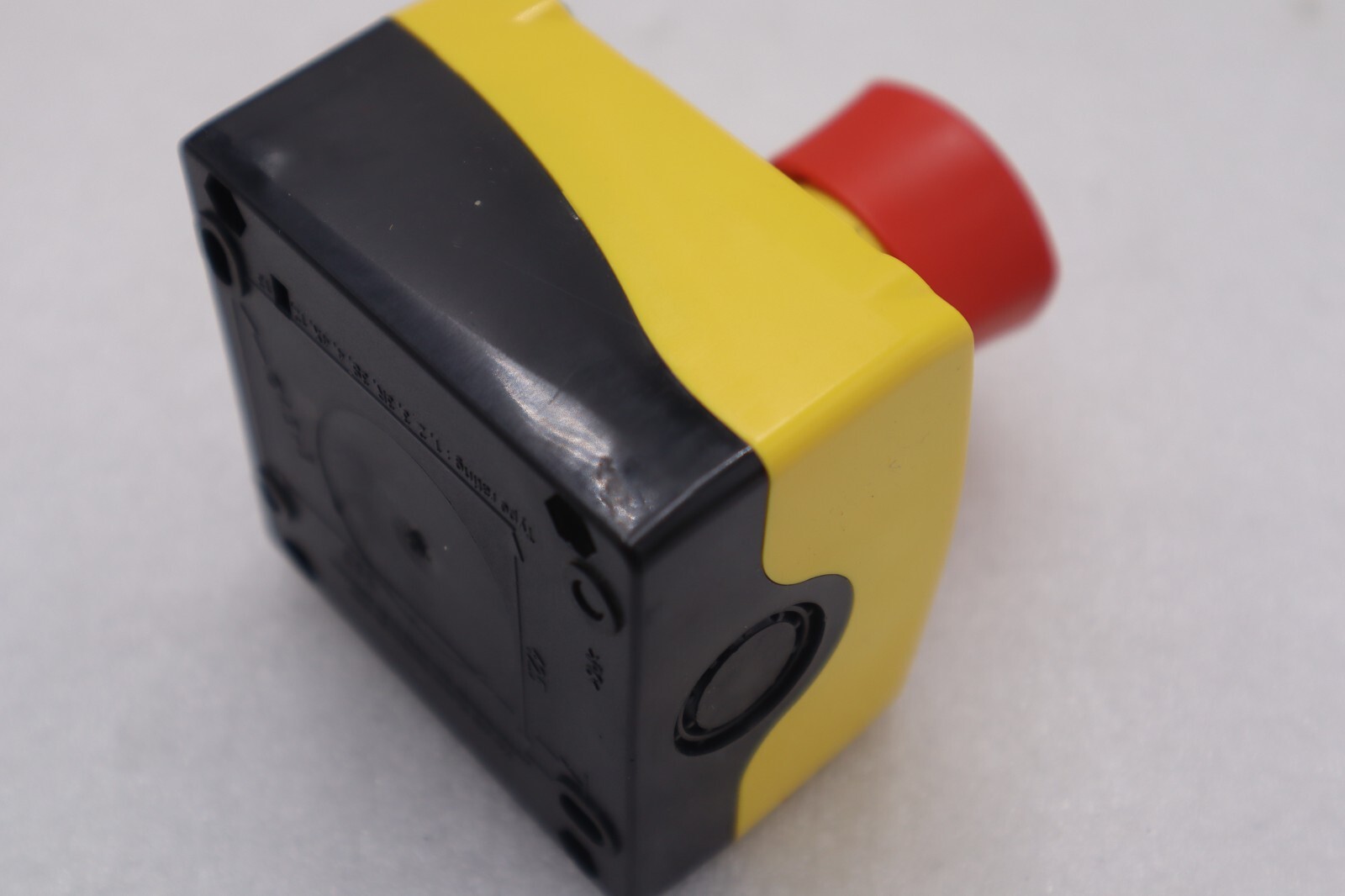 Used BACO CONTROLS LBX17302 / LBX17302 NEW EMERGENCY STOP BUTTON STOCK K-3482