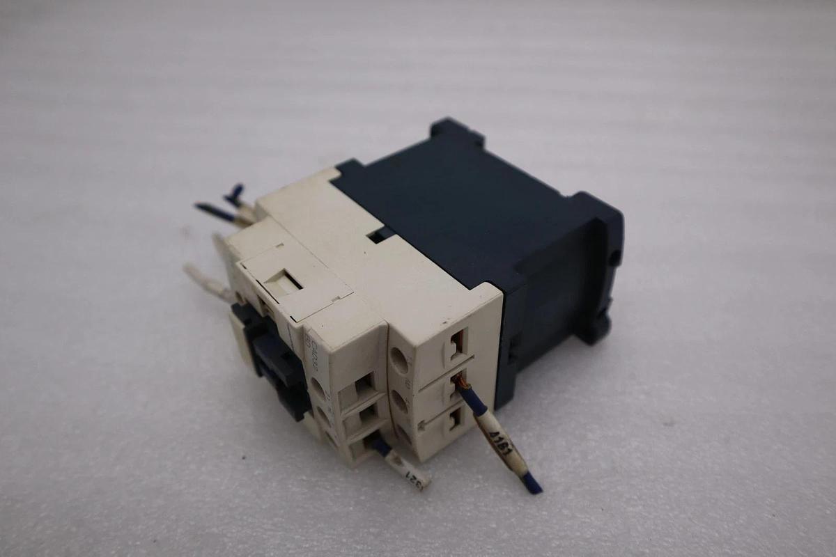 Used SCHNEIDER ELECTRIC CONTACT BLOCK JIS C4531 CONTACTOR STK H1512A