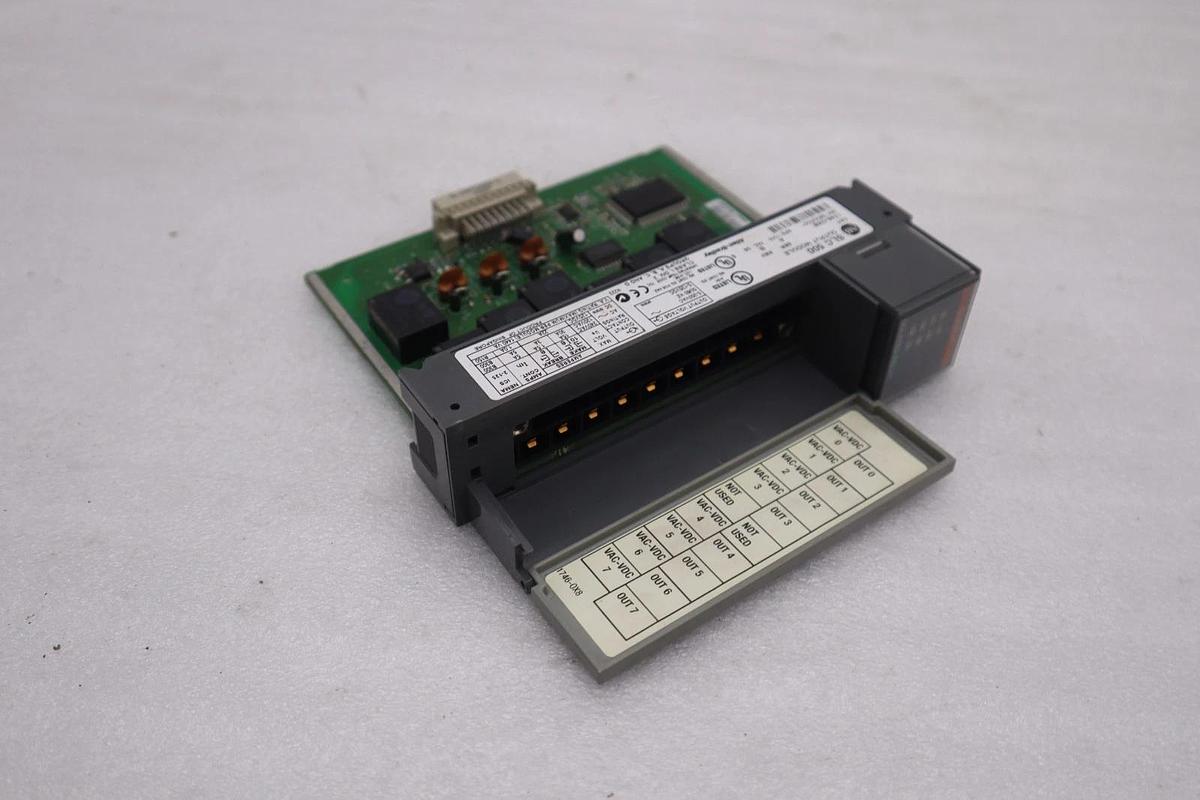 Used Allen Bradley 1746-OX8 SLC 500 PLC Output Module AB 1746OX8 STK 5357