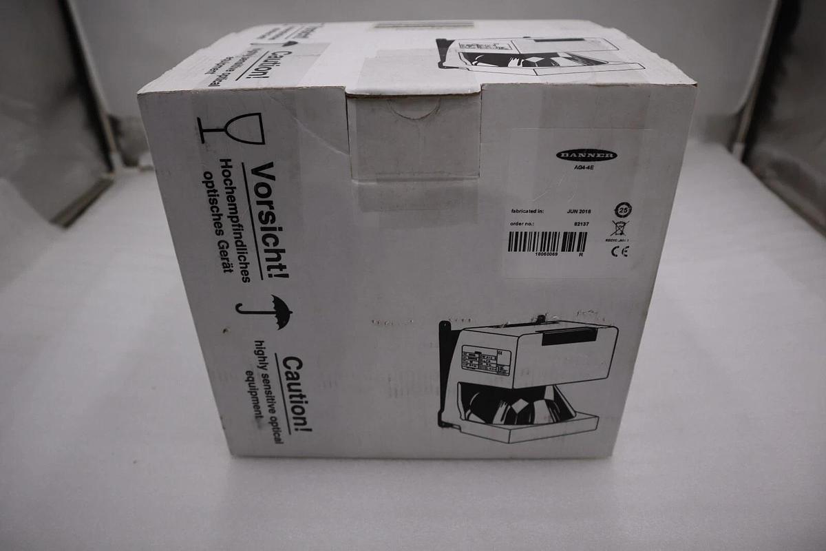 Used BANNER ENGINEERING AG4-4E 82137 24VDC NEW IN BOX STOCK 2917A