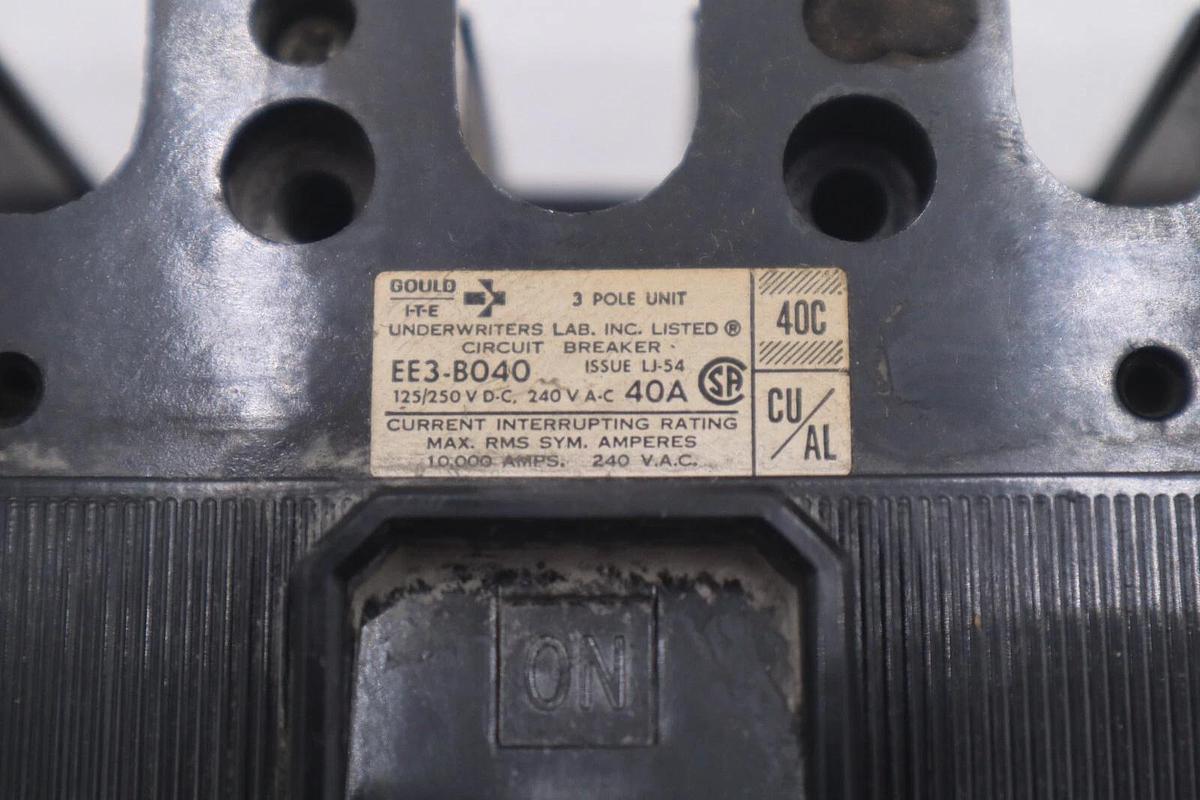 Used ITE SIEMENS EE3B040 EE3-B040 CIRCUIT BREAKER 40 AMP 3 POLE 240 Volt STOCK B-629