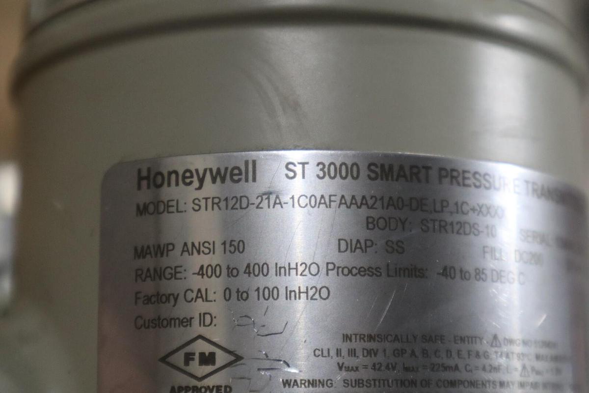 Used HONEYWELL ST3000 ST 3000 SMART PRESSURE TRANSMITTER STR12D-21A NEW UNIT #G701