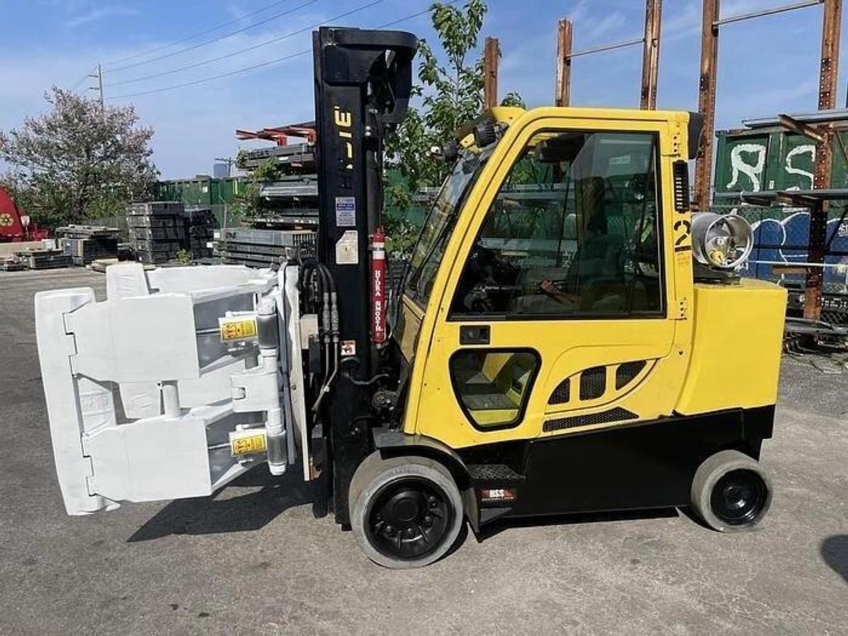 Used 12,000 POUND HYSTER MODEL S120FTPRS ENCLOSED CAB ROLL CLAMP FORKLIFT MFG. 2017