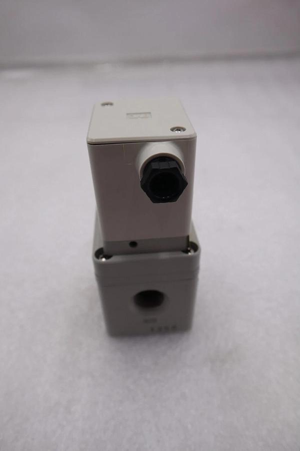 SMC IT4051-N32 E/P Regulator IT4051N32 NEW FOUR AVAILABLE STOCK S-365