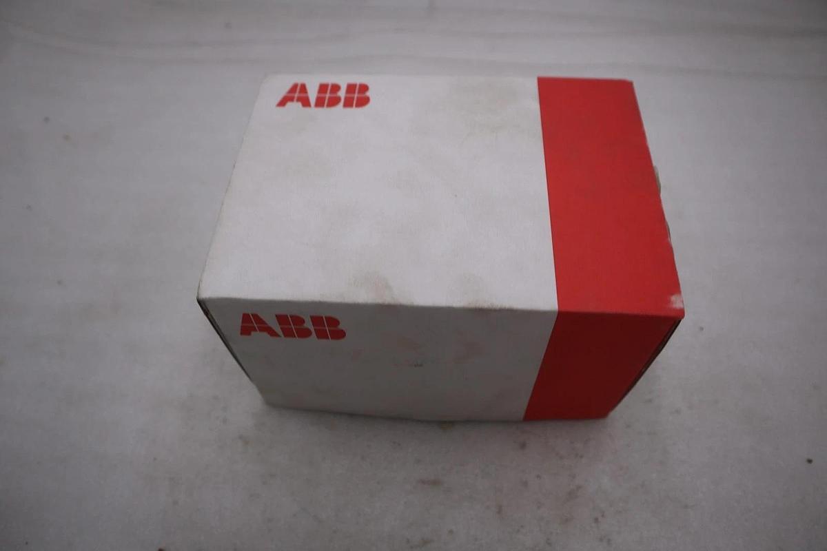 Used New In Box ABB JSTD1-B 2TLA020007R3100 Safeball STOCK K-292A