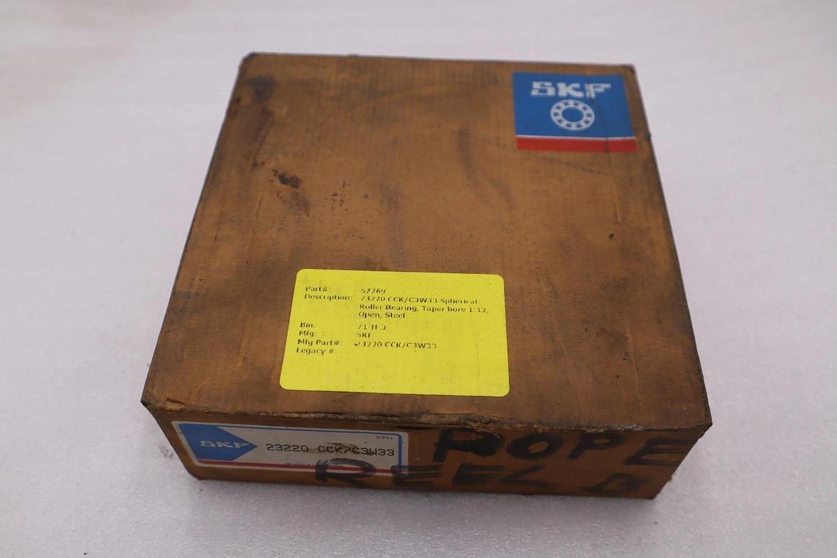 Used NEW SKF 23220 CCK/C3W33  SPHERICAL ROLLER BEARING STK CC137
