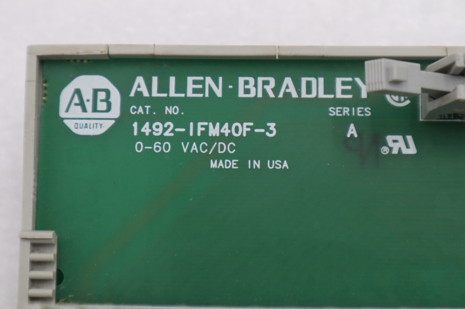 Used ALLEN BRADLEY 1492-IFM40F-3 WIRING SYSTEMS MODULES STOCK 2409A