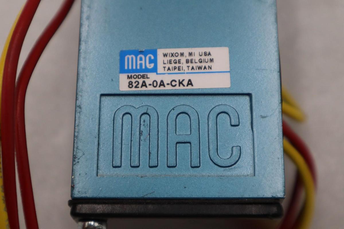 NEW MAC VALVES 82A-0A-CKA PNEUMATIC SOLENOID VALVE BASE MANIFOLD STOCK H1510