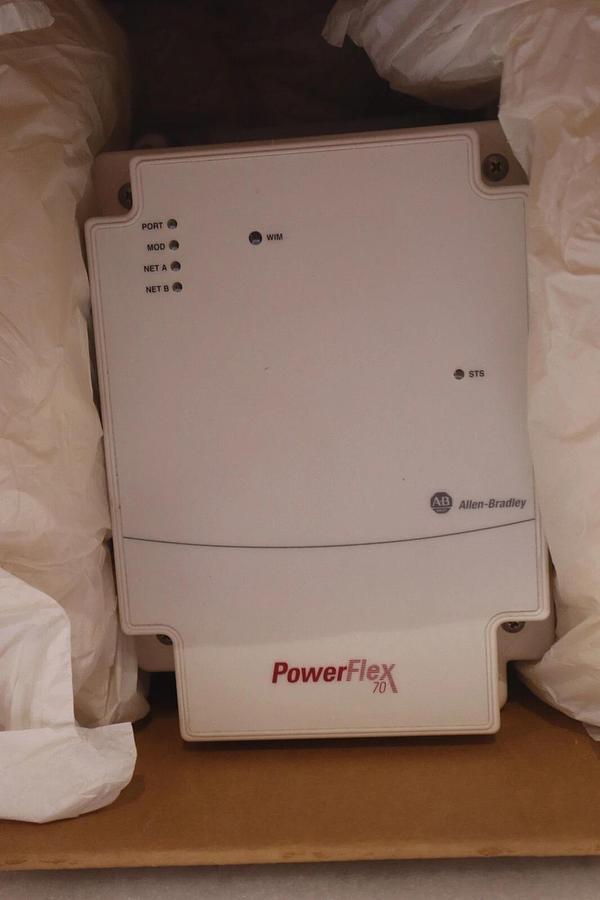 Used NEW ALLEN BRADLEY 20AD5P0C0AYNANCO PowerFlex 70 AC Drive 3 Hp STOCK 3083