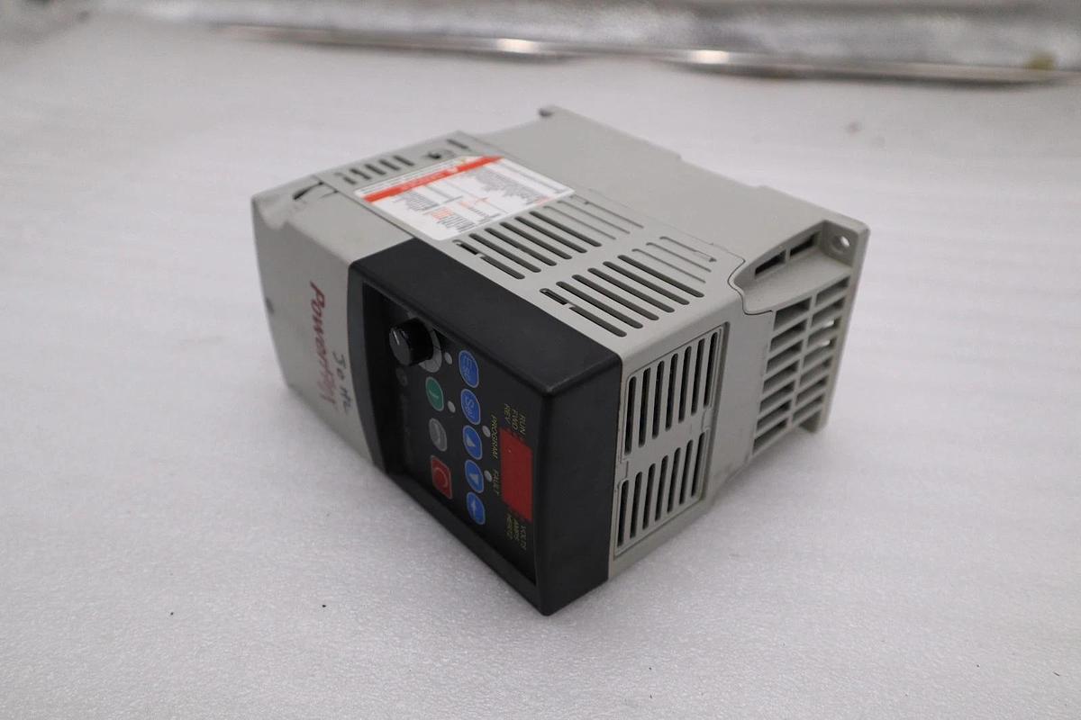 Used Allen Bradley AB 22A-D2P3N104 /A PowerFlex 4 AC Drive 1HP 3Ph 480V STOCK H1809