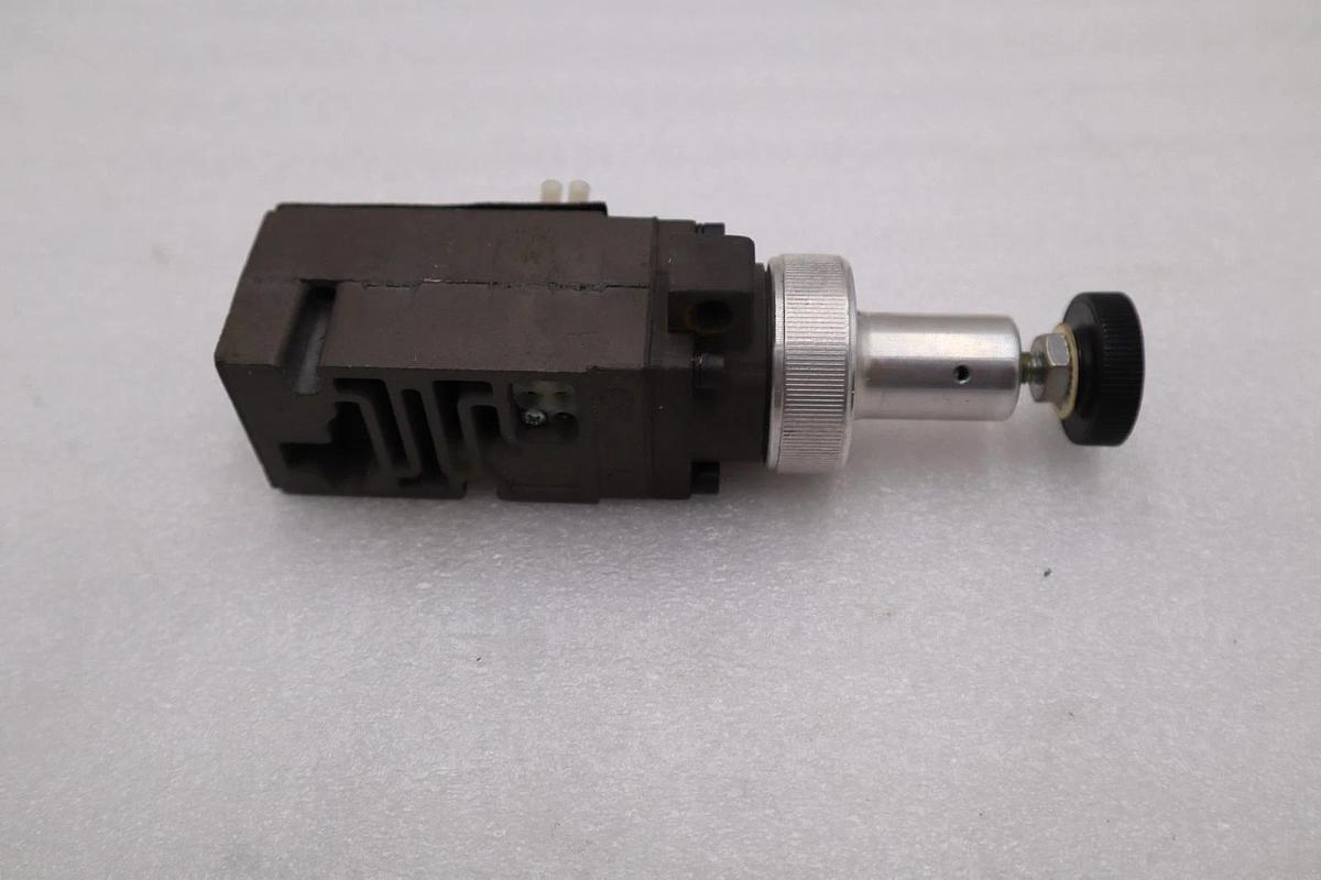 Used NUMATICS 081RS100J027Q00 REGULATOR VALVE STOCK H1568A