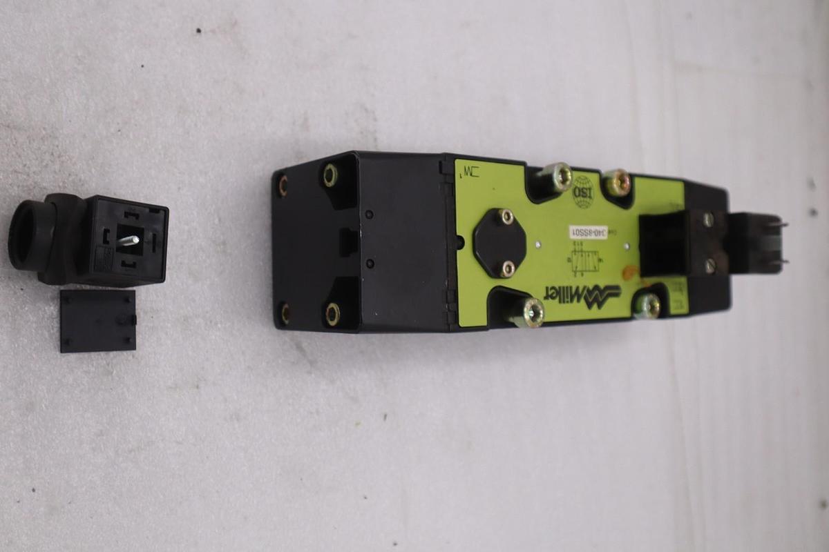 Used NEW OPEN BOX Miller 340-8SS01 Solenoid Valve STOCK 2058B