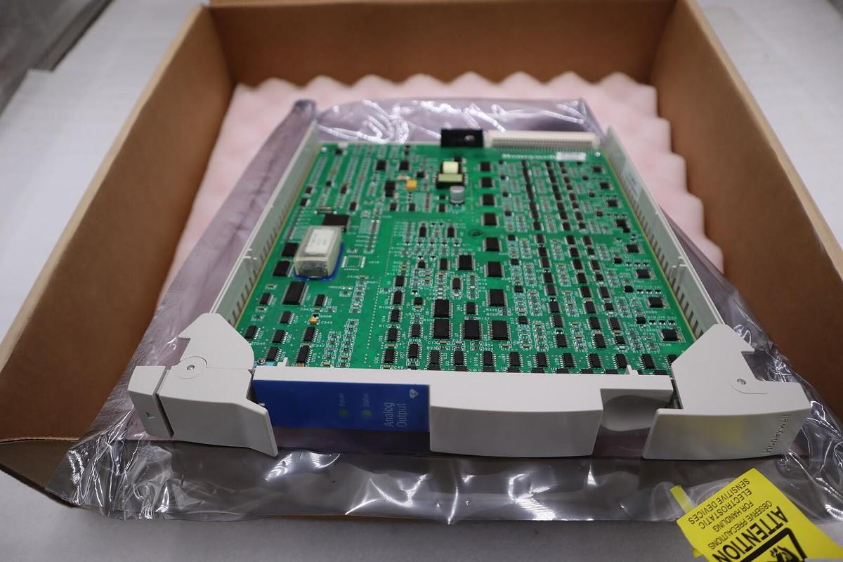 Used Honeywell 51309152-175 Analog Output NEW IN BOX STOCK G176