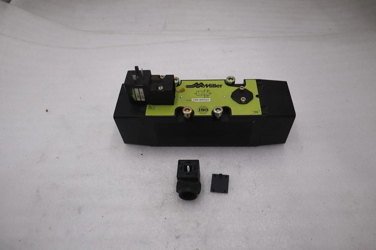 NEW OPEN BOX Miller 340-8SS01 Solenoid Valve STOCK 2058B