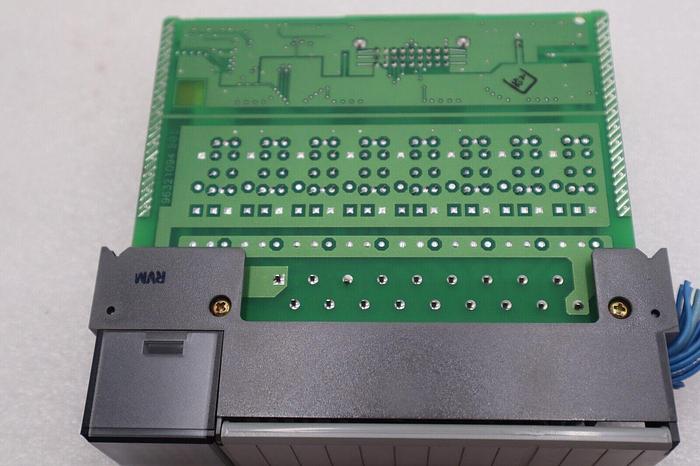 Used Allen Bradley SLC500 Output Module 1746-OB16 Series D 10-50VDC Stock #K-1708