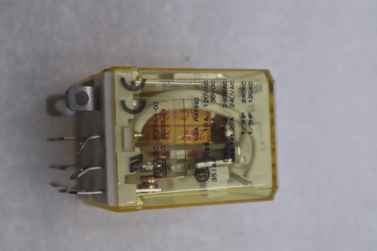 LOT OF 4 -- NEW OPEN BOX  IDEC RH4B-U Power Relay 220VAC STK H1528A