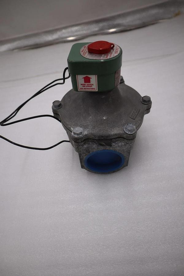 ASCO REDHAT 8215B80 SOLENOID VALVE 2"PIPE 15.4WATTS FUEL GAS 25 PSI STK H1582