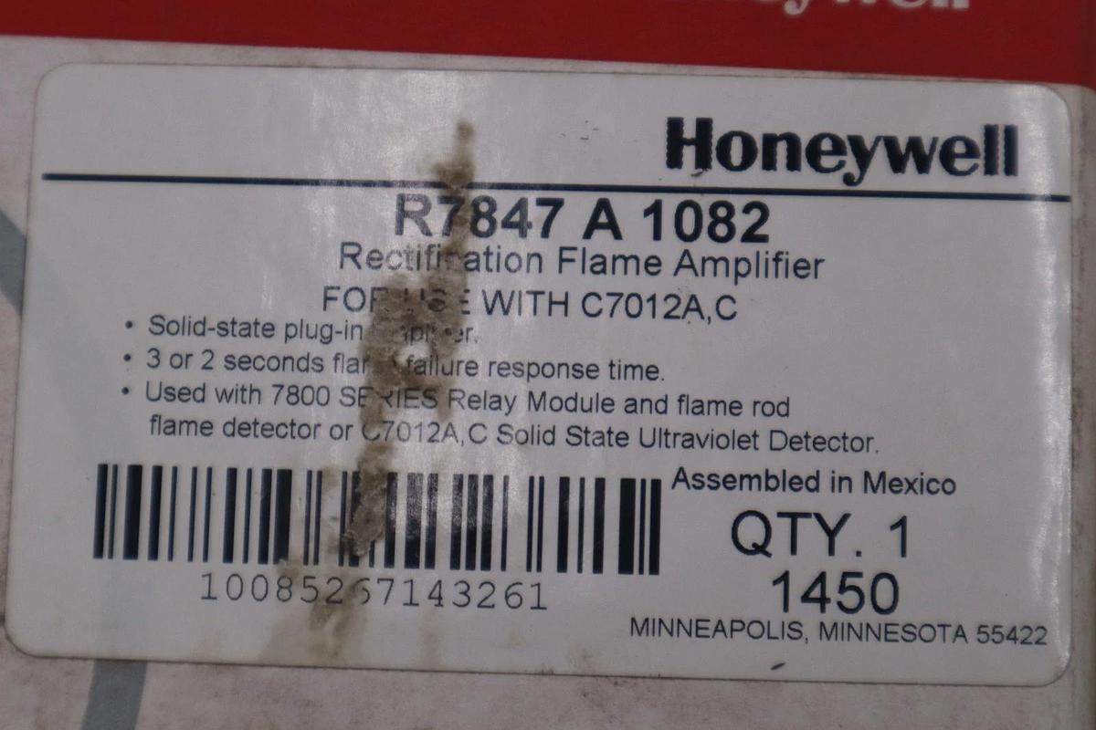 NEW OPEN BOX Honeywell R7847 A 1082 Rectification Flame Amplifier STOCK K1622A
