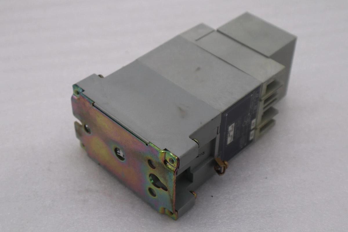 Used ALLEN BRADLEY 700-RT20N200A1 SERIES B STOCK 5517