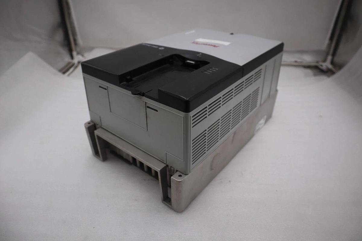 Used 15 HP ALLEN BRADLEY 20AE017A0AYNNNC0 600V POWERFLEX 70 VFD DRIVE STOCK 1801B
