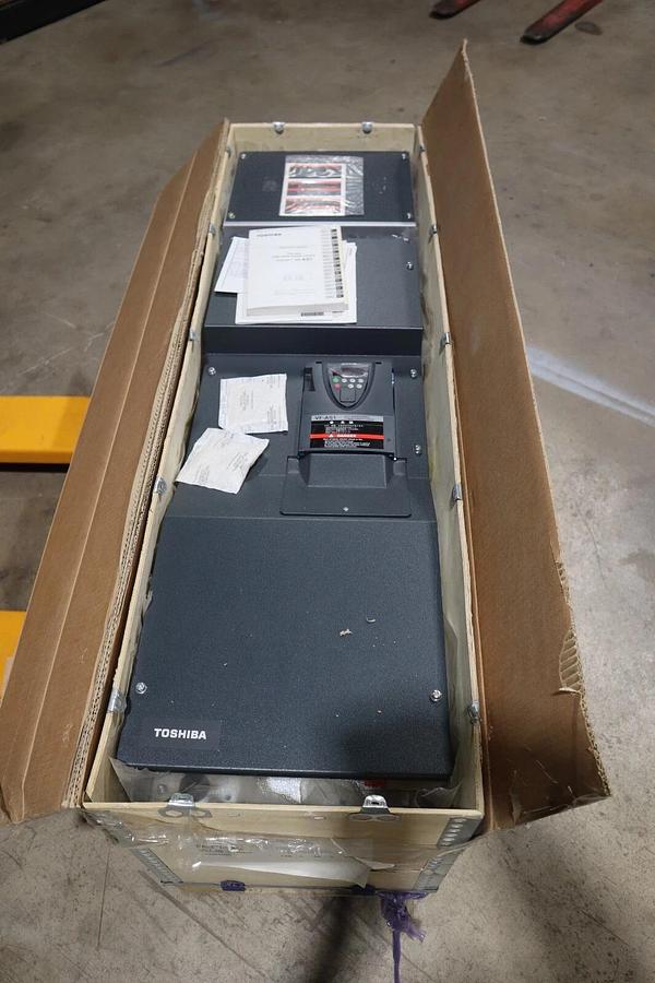 NEW TOSHIBA VFAS1-6132KPC-H1 (R11) ADJUSTABLE SPEED DRIVE 150HP STOCK S-268