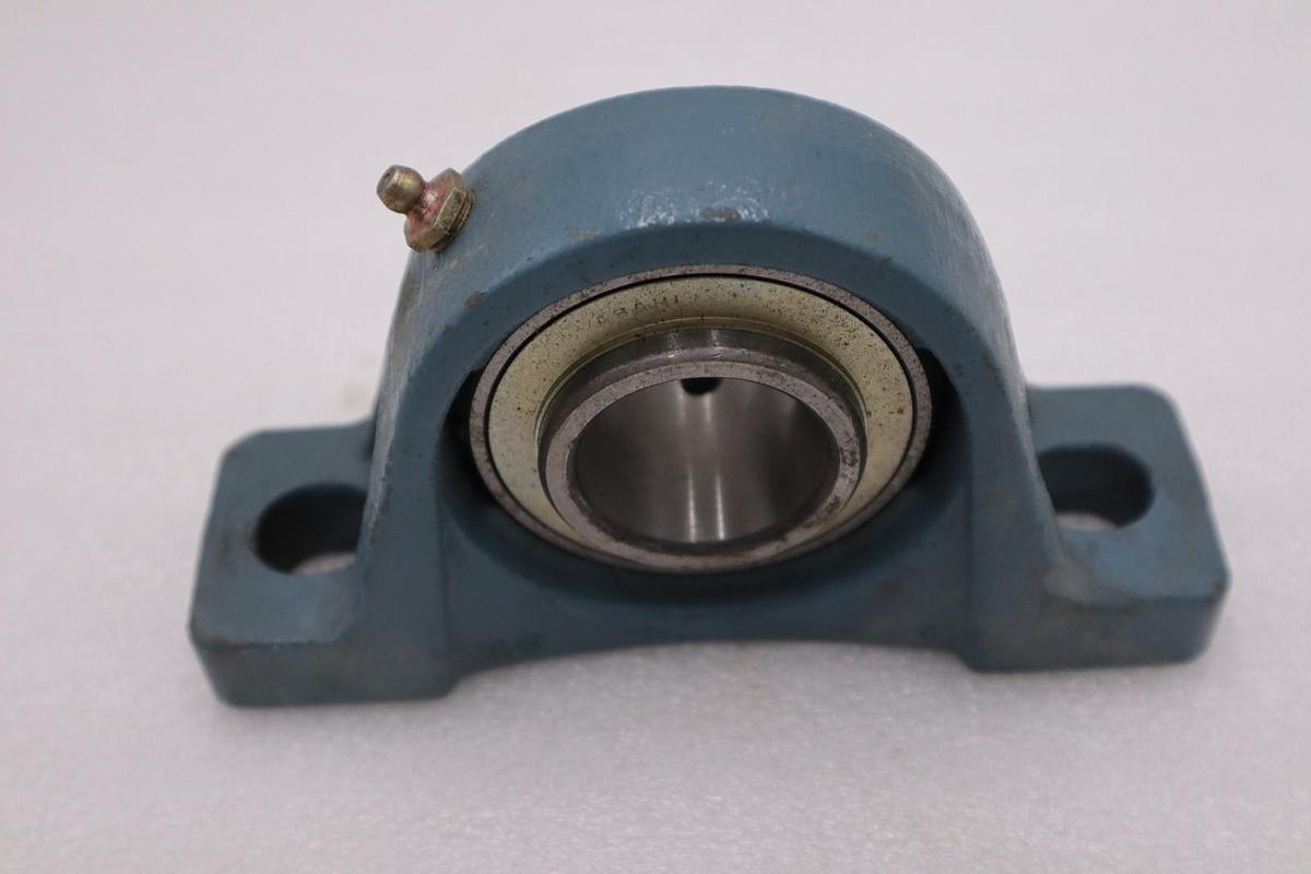 Used NEW OPEN BOX AMI PILLOW BLOCK BEARING P207T STOCK H937A