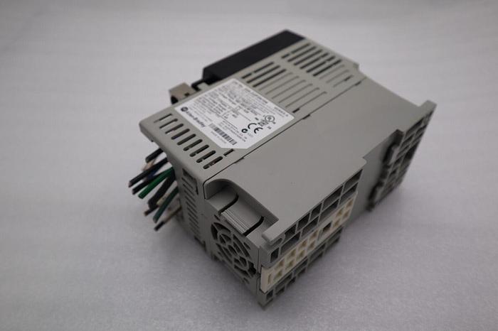 Used Allen Bradley 22A-D2P3N104 /A PowerFlex 4 AC Drive 1HP 3Ph 480V STOCK 5730