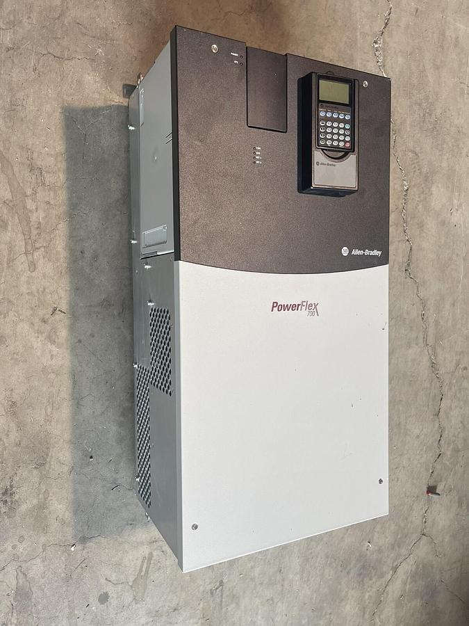 Used Allen Bradley 20BR180A0QYNAND0 SERIES B POWERFLEX 700 DRIVE VFD 150 HP S-153