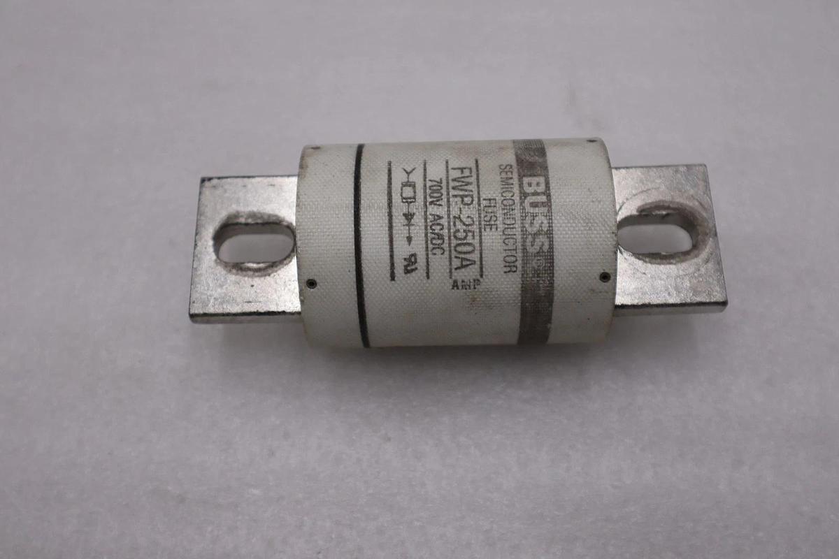 LOT OF 2 - BUSS FWP-250A SEMICONDUCTOR FUSE 700V AC/DC 250A - STOCK H-1682A