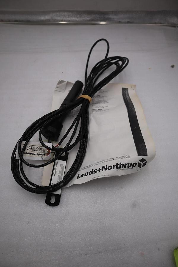 NEW OPEN BOX Leeds & Northrup 4905-1-33-088-20-000 Conductivity Cell STK G264A