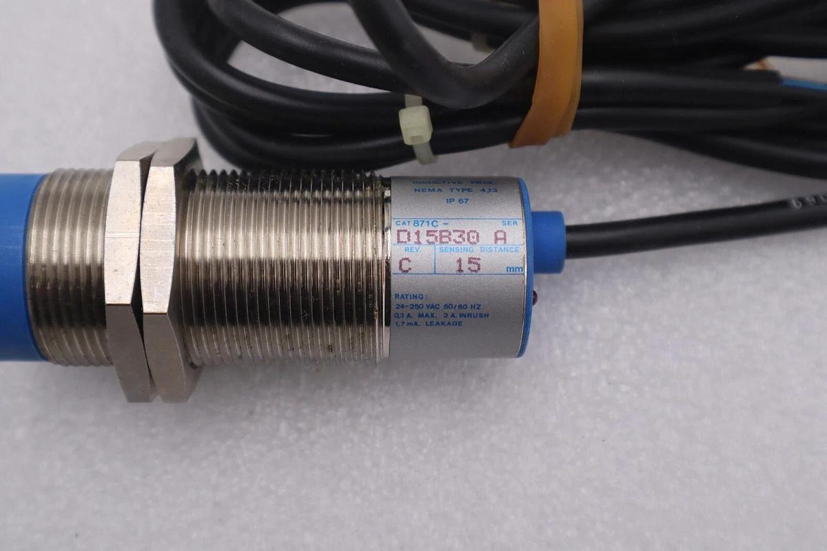 ALLEN BRADLEY 871C-D15B30 PHOTO SWITCH SER A #K-551A