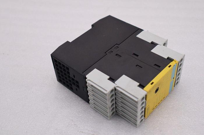 Used Siemens 3TK28272BB41/ 3TK2827-2BB41 SIRIUS SAFETY RELAY STOCK B-1612