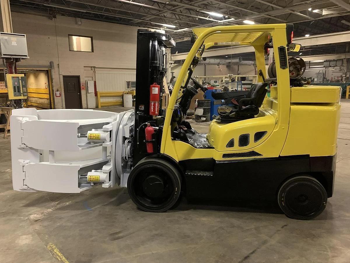 Used 15,500 POUND HYSTER MODEL S155FT FORKLIFT WITH 84" CASCADE PAPER ROLL CLAMP