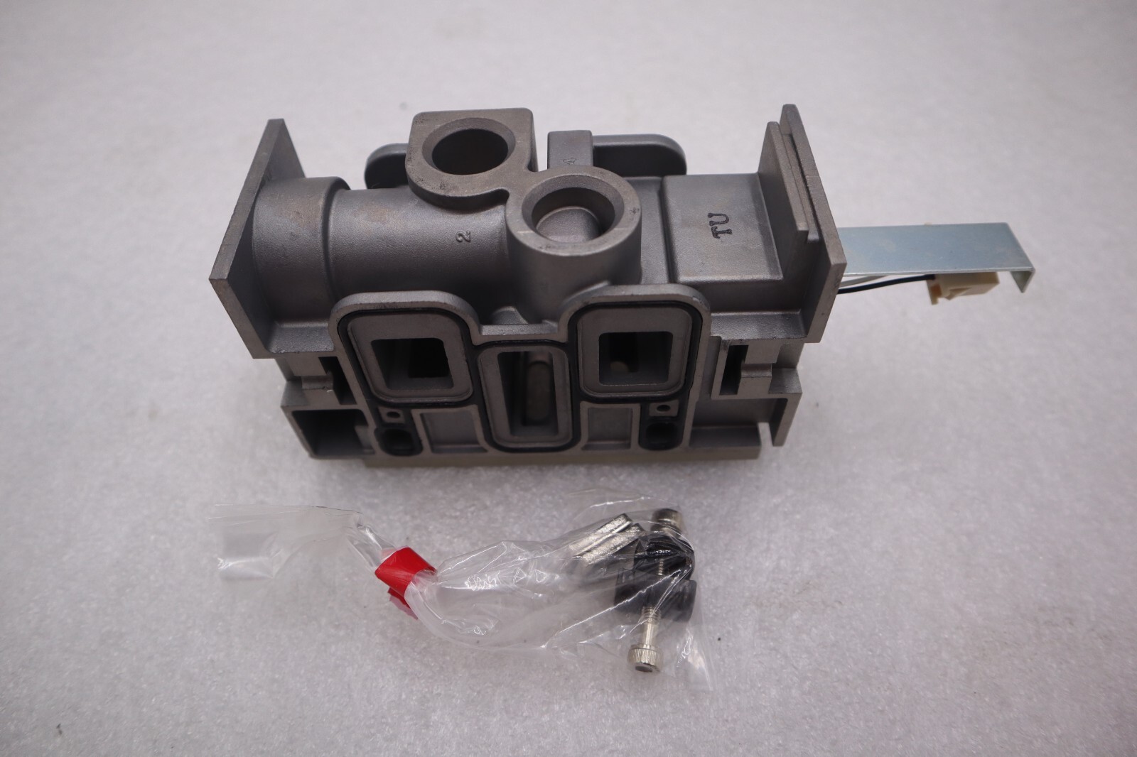 Used SMC MBS8080-04-1 EIGHT AVAILABLE STOCK S-371