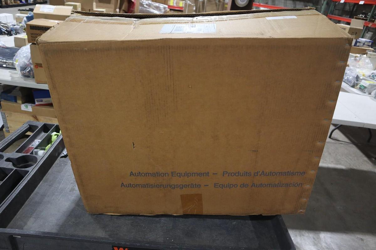 NEW IN BOX SCHNEIDER ELECTRIC AS-P190-212 / ASP190212 STOCK G29B