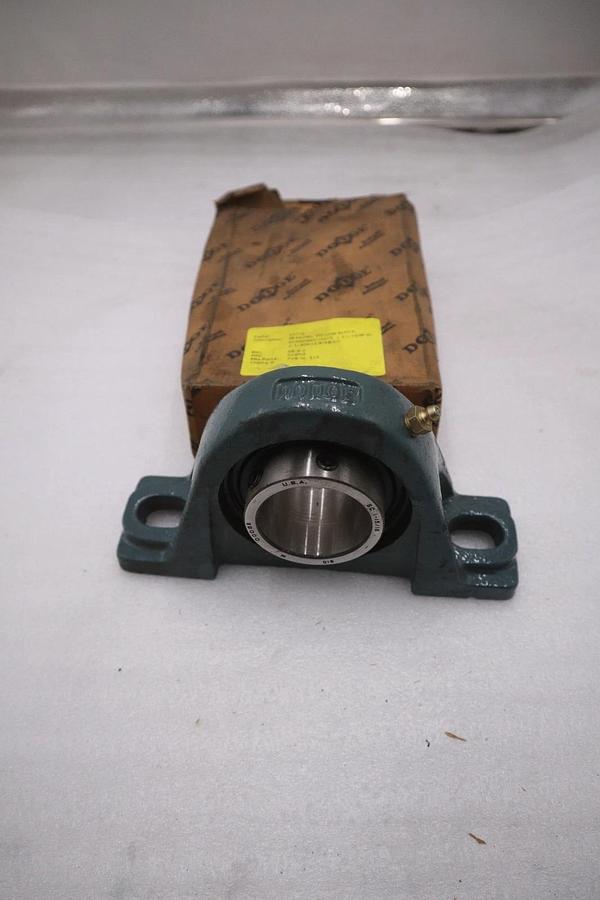 DODGE P2B-SC-115 1-15/16" Pillow Block Bearing 2-Bolt Cast Iron NEW STK CC110