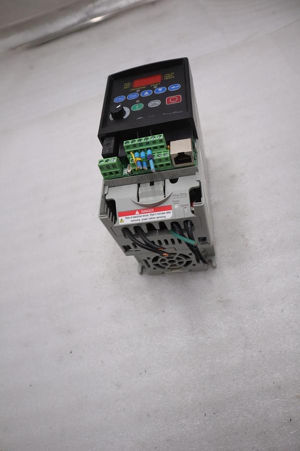 Used Allen-Bradley 22A-A4P5N104 Adjustable Frequency AC Drive, 240V, 1Ø, 4.5A, 0.75kW