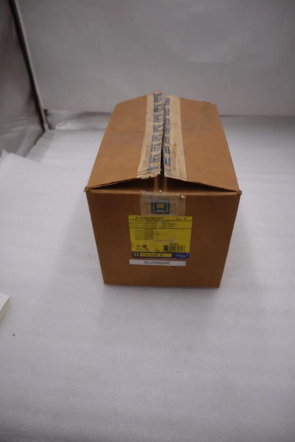 NEW OPEN BOX SQUARE D 8736SCO8V02S 600V REVERSING STARTER STOCK K455B