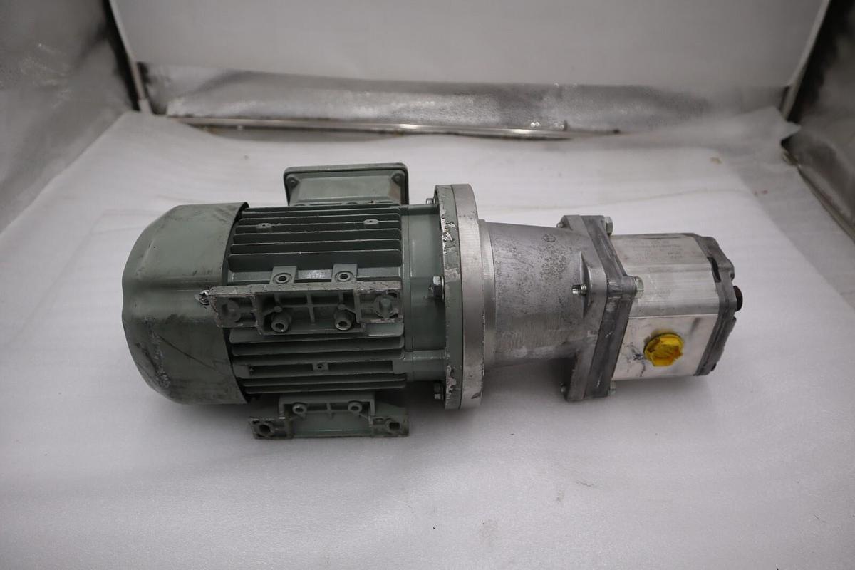 Used FCPA718-4 MOTOR PUMP 220-280/380-480VAC 50/60HZ 1.84A 1680RPM STOCK H991