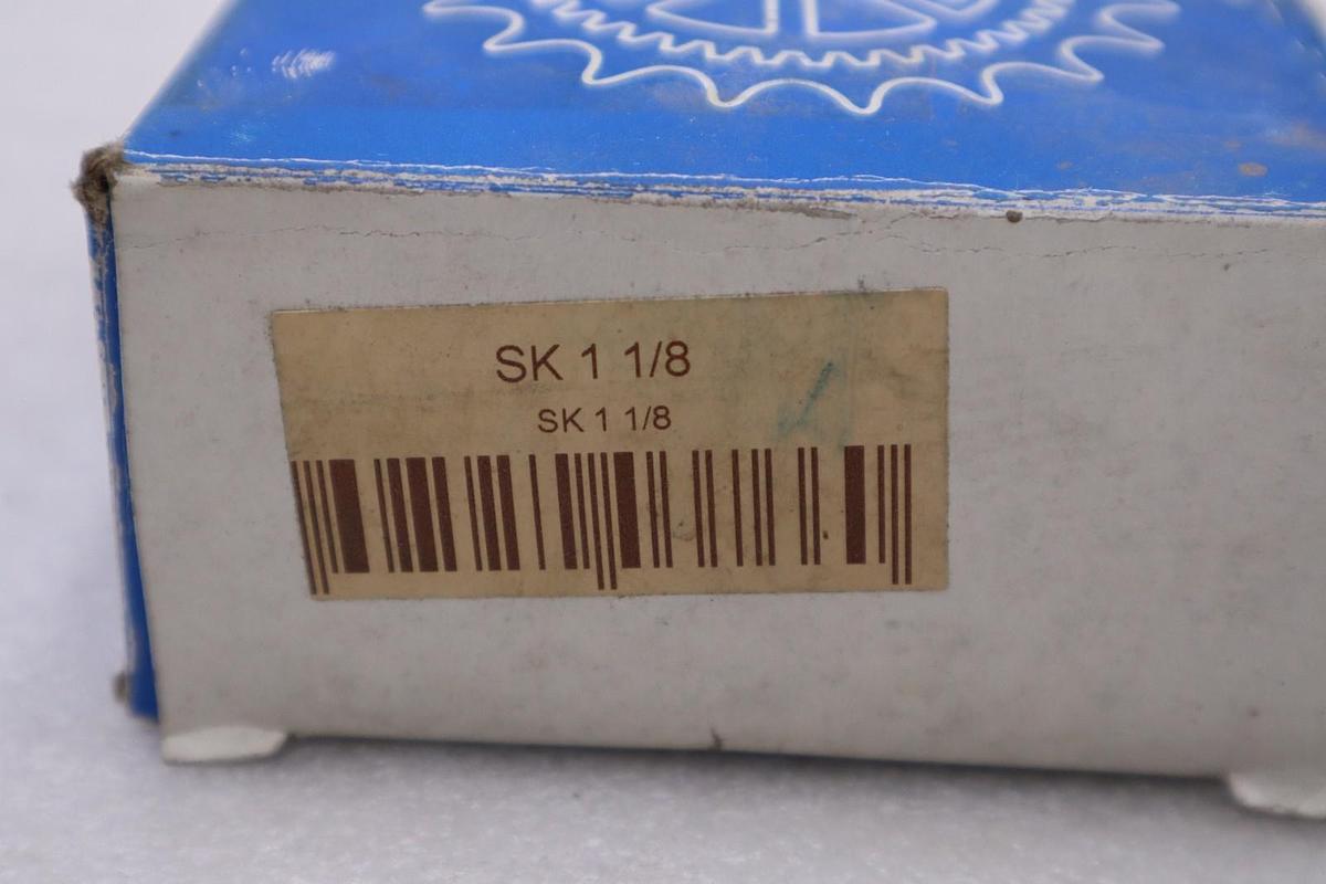 Used LOT OF 2 -- NEW OPEN BOX Martin Split Taper Bushing SK1-1/8 STK GF586A