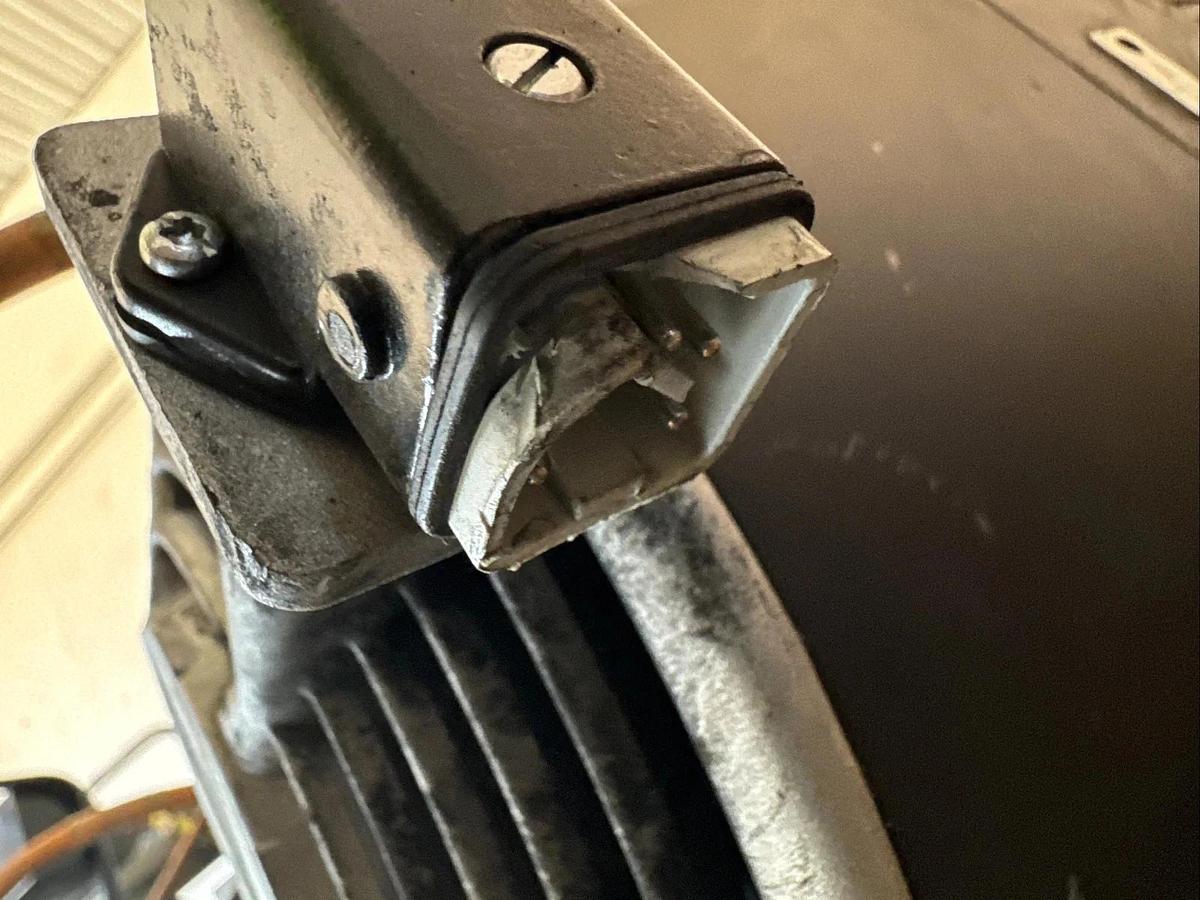 Used Rexroth R911309450 Servo Induction Motor MAD130B-0100-SA-S0-BQ0-35-V1 #HP105